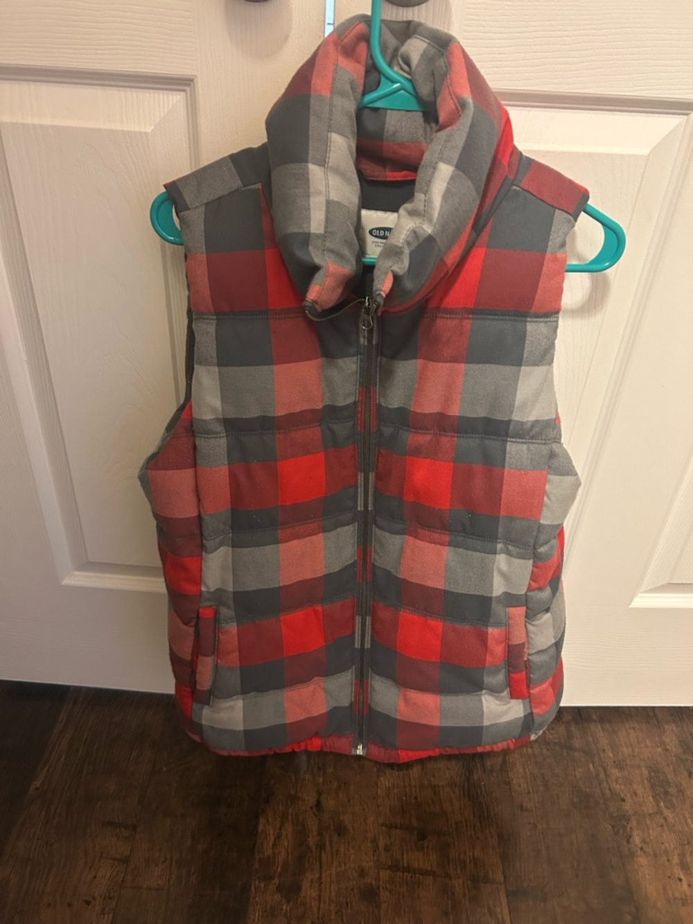 Old Navy Men’s Large Red & Gray Plaid Puffer Vest